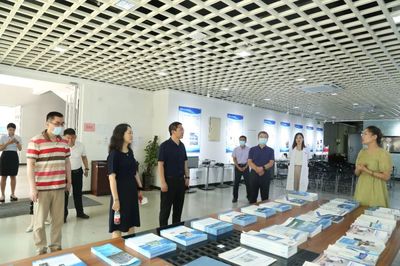調研促轉型 孵化助前行——科技部火炬中心陳彥處長一行到我園參觀指導